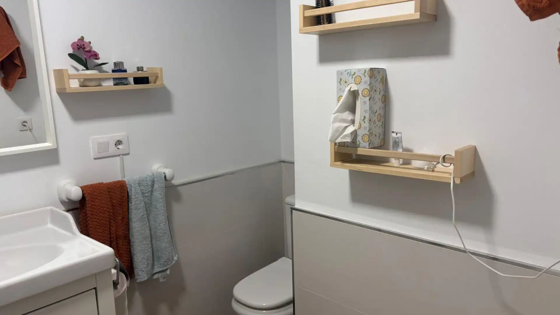 Baño de Piso de alquiler en Sevilla con Aire acondicionado, Calefacción y Terraza