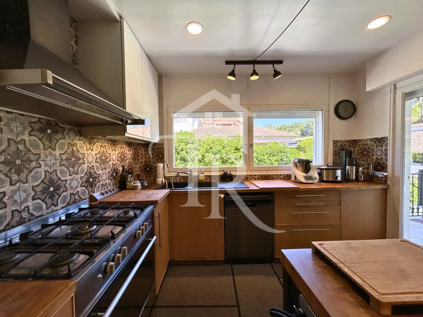 Cocina de Casa o chalet en venta en Roda de Berà con Aire acondicionado, Calefacción y Jardín privado