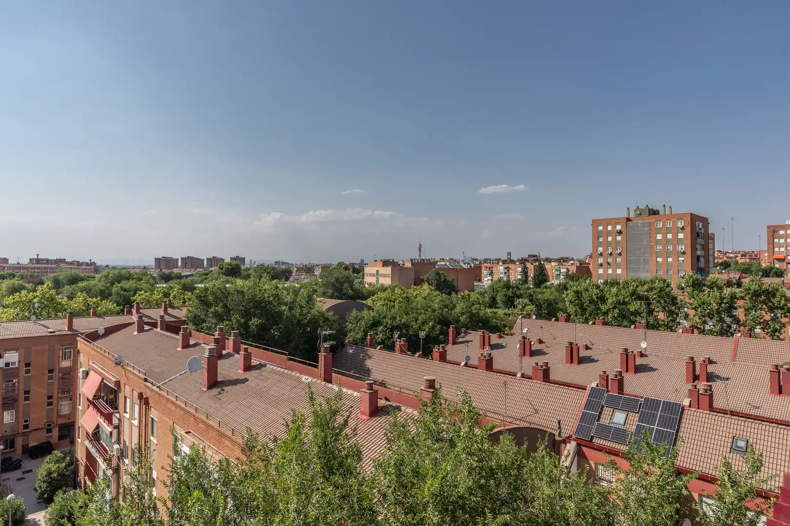 Vista exterior de Pis en venda en Madrid amb Calefacció i Terrassa