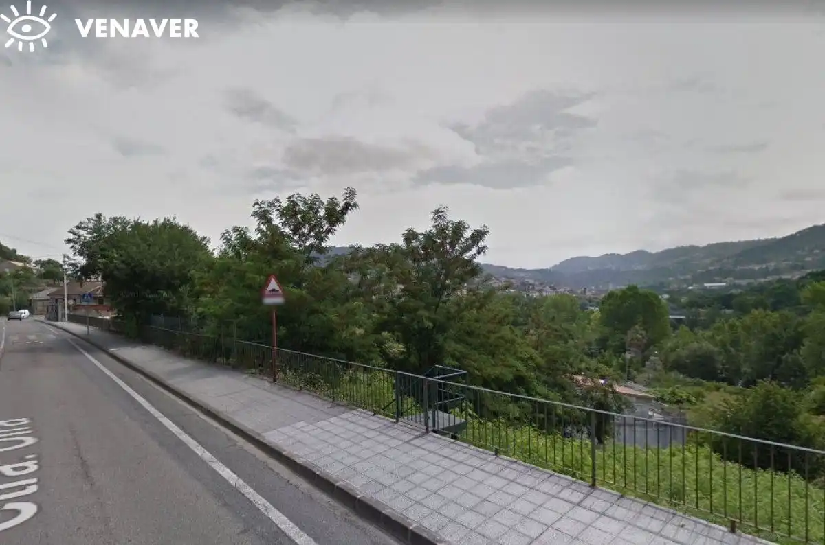 Terreni e lotti in vendita a A Ponte