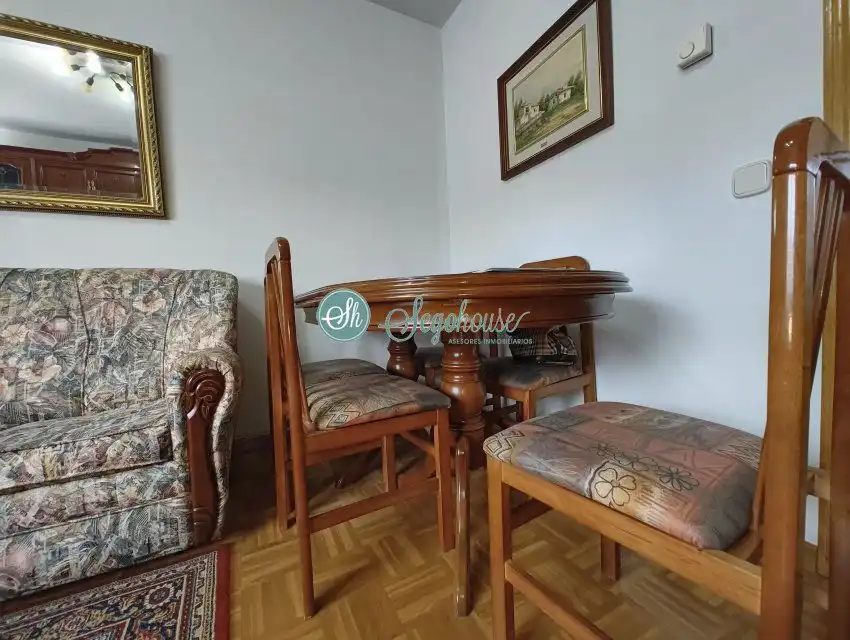 Comedor de Piso de alquiler en San Cristóbal de Segovia con Calefacción, Parquet y Amueblado