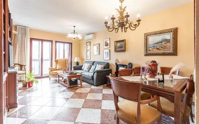 Living room of Flat for sale in  Madrid Capital  with Heating, Terrace and Balcony