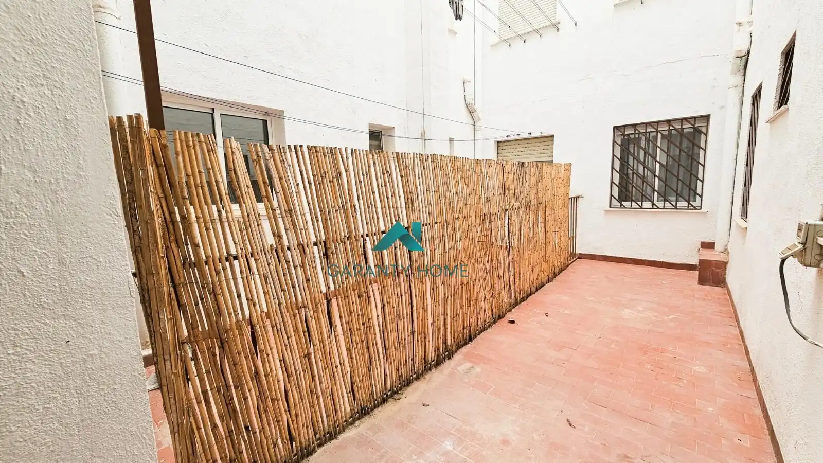 Außenansicht von Wohnung zur Miete in Jaén mit Klimaanlage, Heizung und Abstellraum