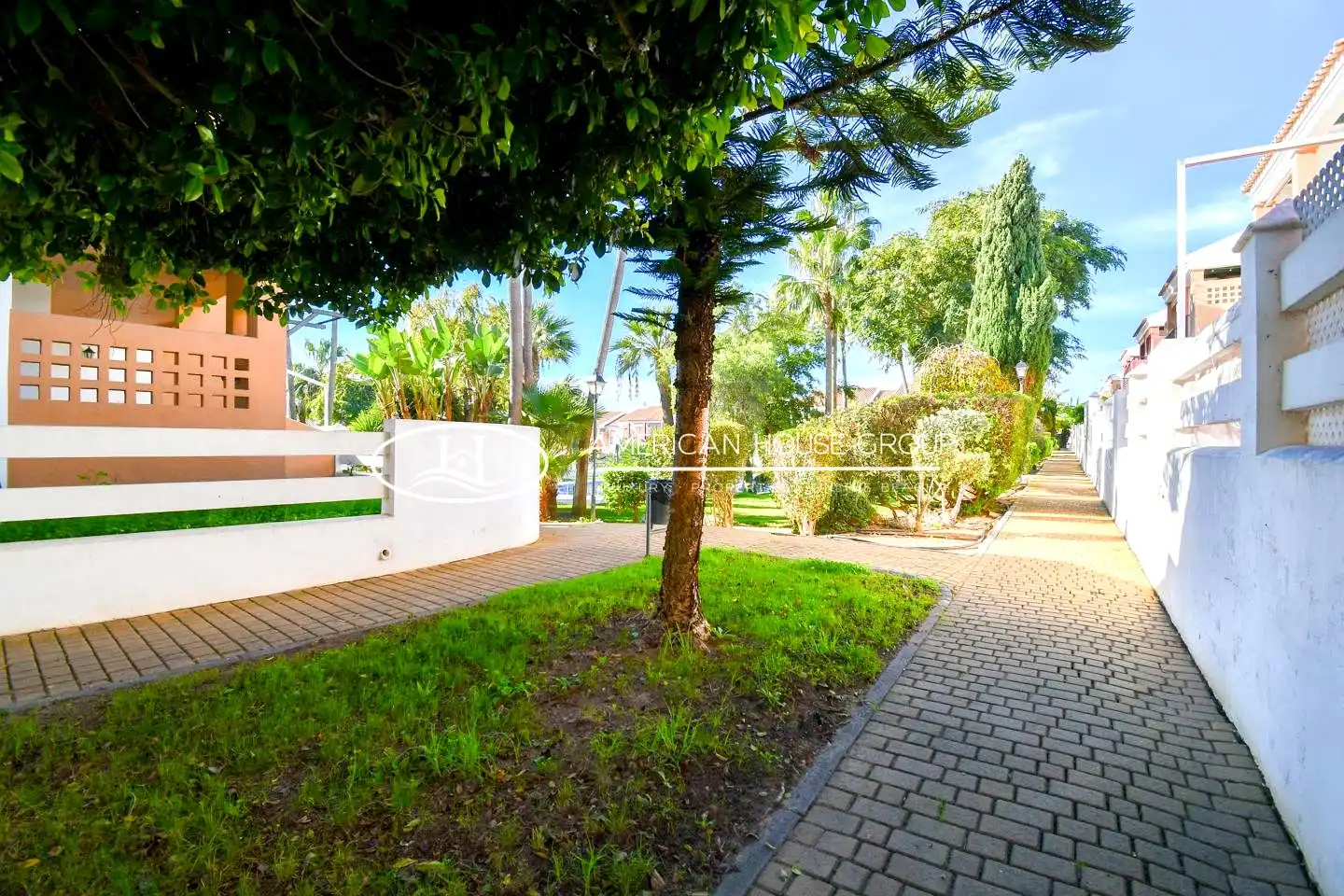 Exterior view of Apartments for sale in Chiclana de la Frontera  with Air Conditioner, Heating and Private garden