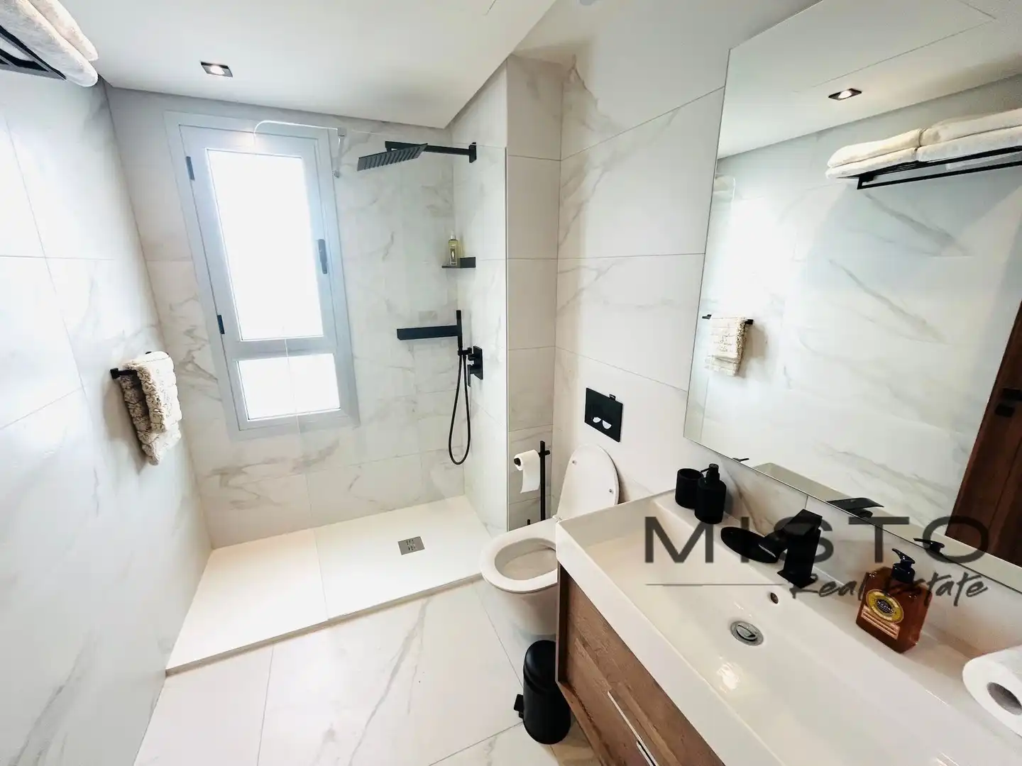 Bathroom of Flat for sale in San Pedro de Alcántara