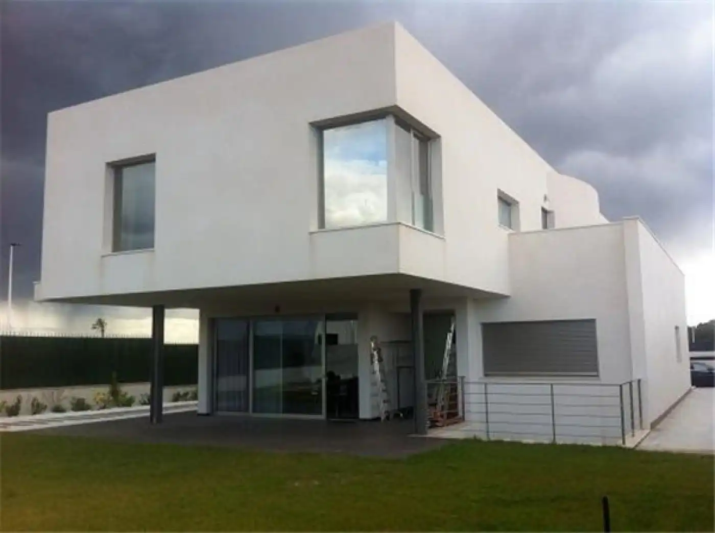 Vista exterior de Casa o xalet en venda en Elche / Elx amb Aire condicionat, Calefacció i Jardí privat