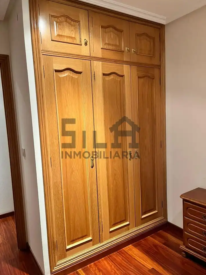 Bedroom of Flat for rent in Ourense Capital   with Heating, Parquet flooring and Furnished