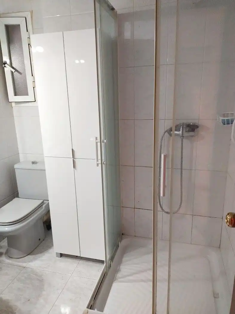 Baño de Piso de alquiler en Tarragona con Amueblado, Horno y Lavadora