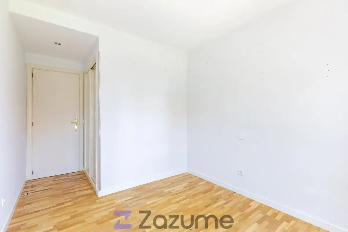 Dormitori de Pis de lloguer en Las Rozas de Madrid amb Aire condicionat, Calefacció i Parquet