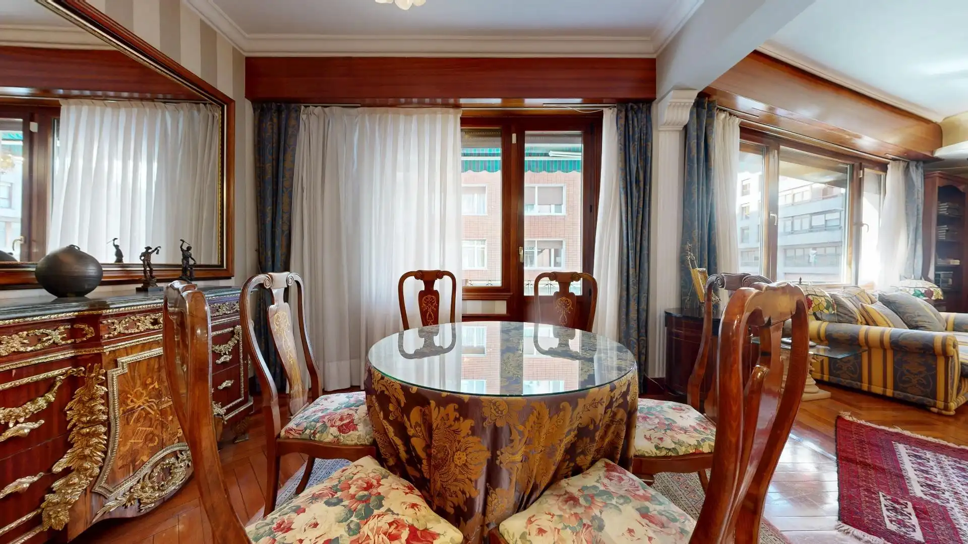 Dining room of Flat for sale in Bilbao   with Heating, Terrace and Balcony