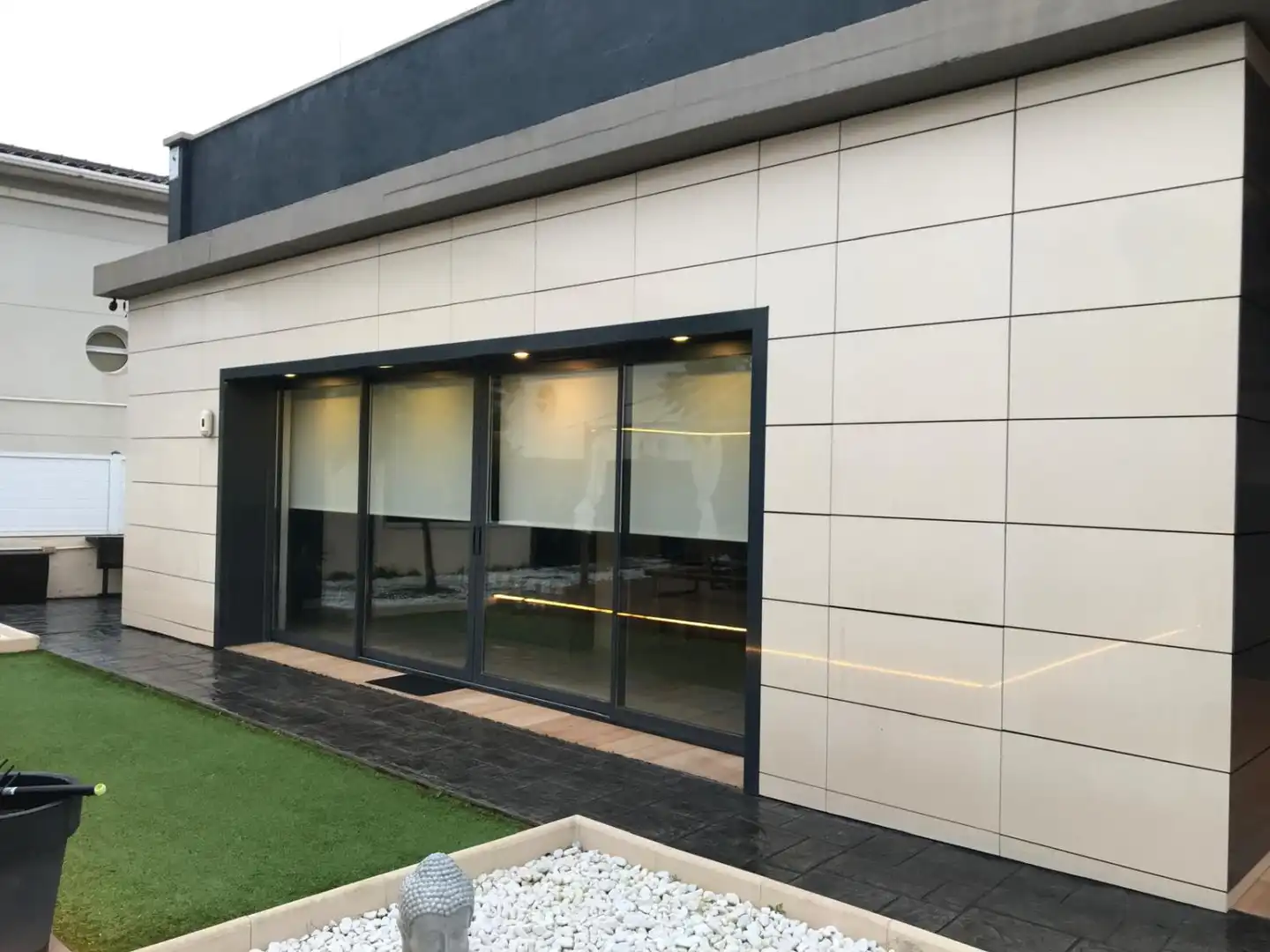 Vista exterior de Casa o chalet en venta en Cubelles con Aire acondicionado, Calefacción y Jardín privado