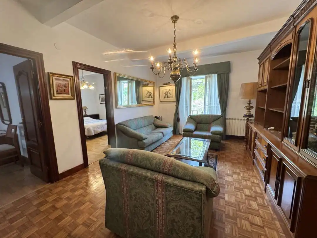 Sala de estar de Piso en venta en Bergara con Calefacción, Trastero y Amueblado