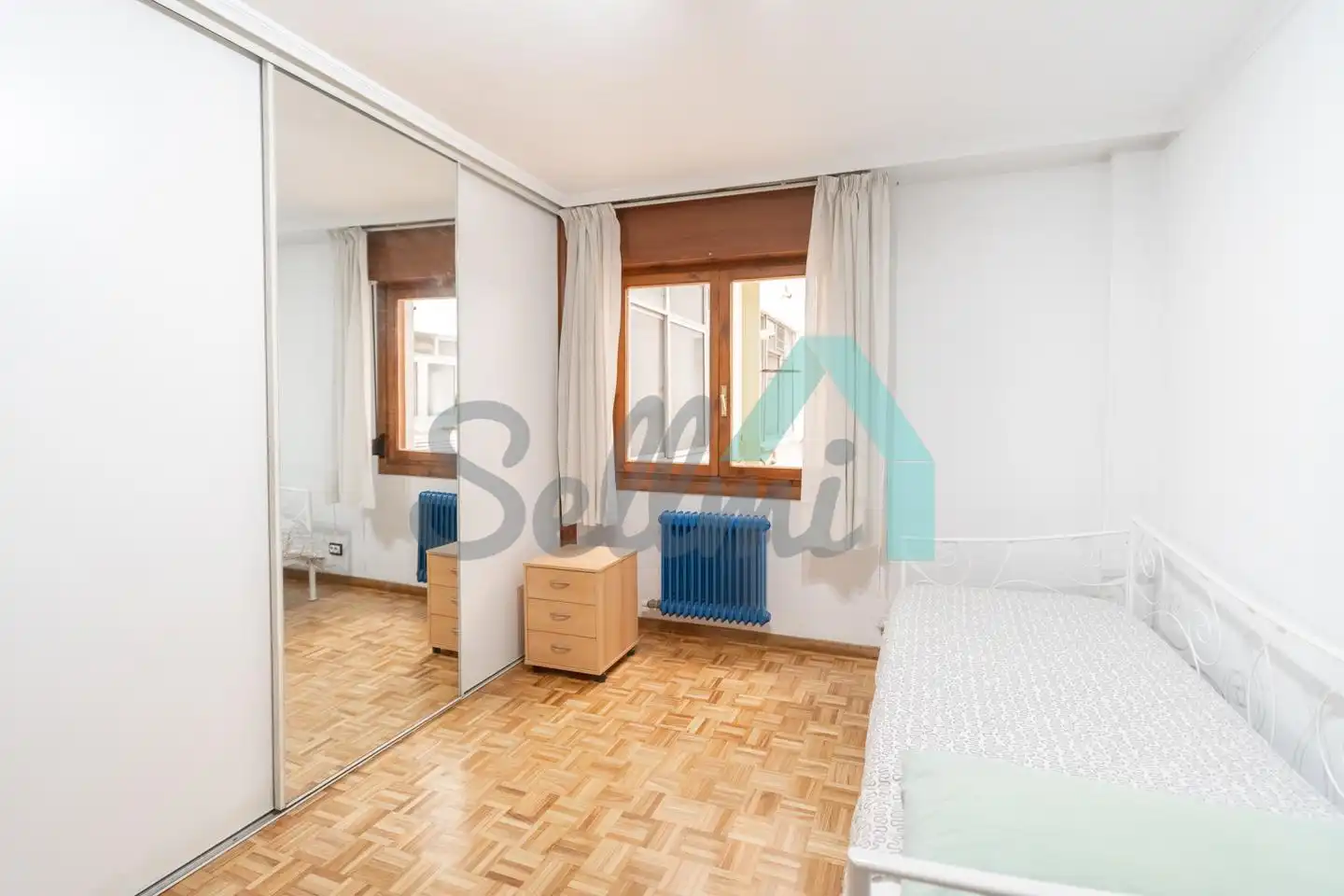 Bedroom of Flat for rent in Oviedo   with Heating, Parquet flooring and Terrace