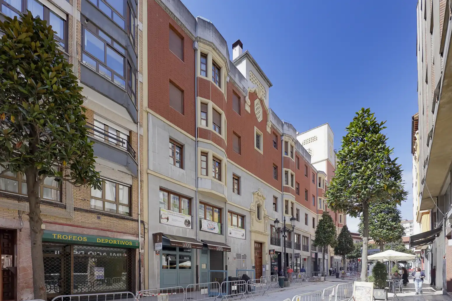 Vista exterior de Piso en venta en Oviedo  con Calefacción y Amueblado