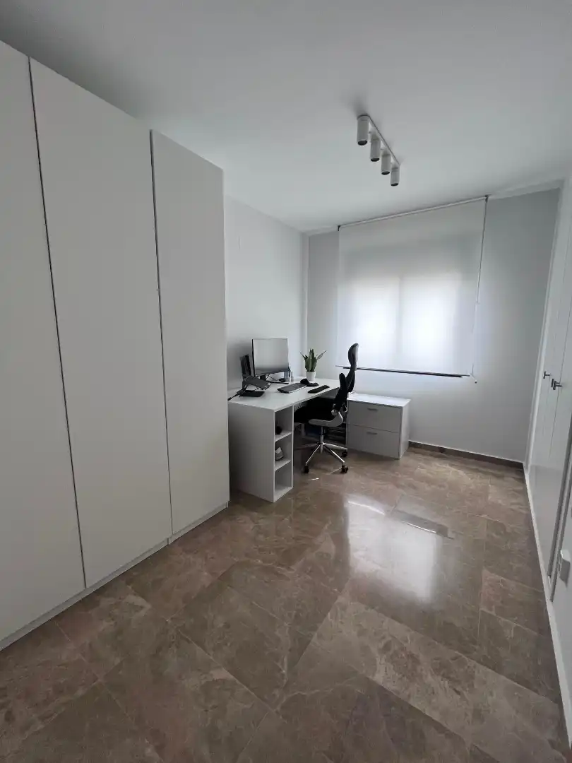 Wohnung zum Verkauf in Valencia mit Klimaanlage, Heizung und Balkon