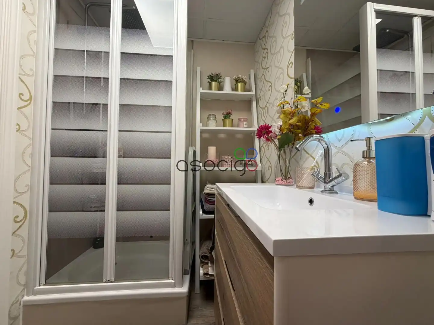 Bathroom of Flat for sale in Fuenlabrada  with Heating, Storage room and Swimming Pool