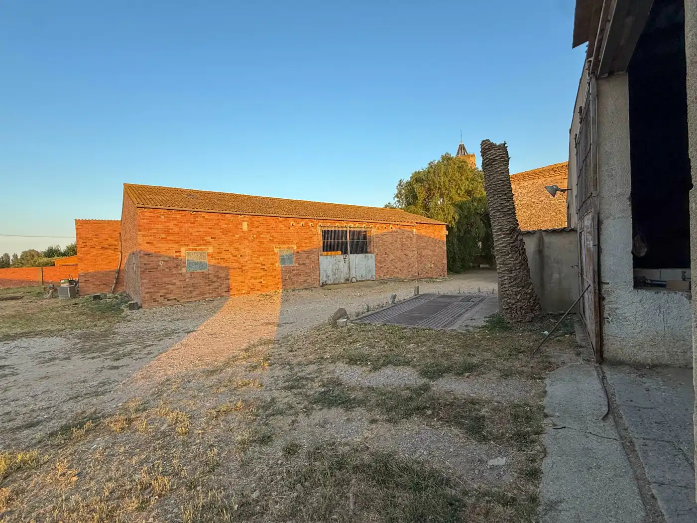 Vista exterior de Finca rústica en venda en Riumors amb Jardí privat i Balcó