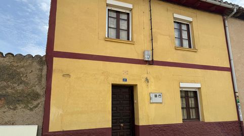 Foto 2 de Casa adosada en venda a Valdevimbre, León