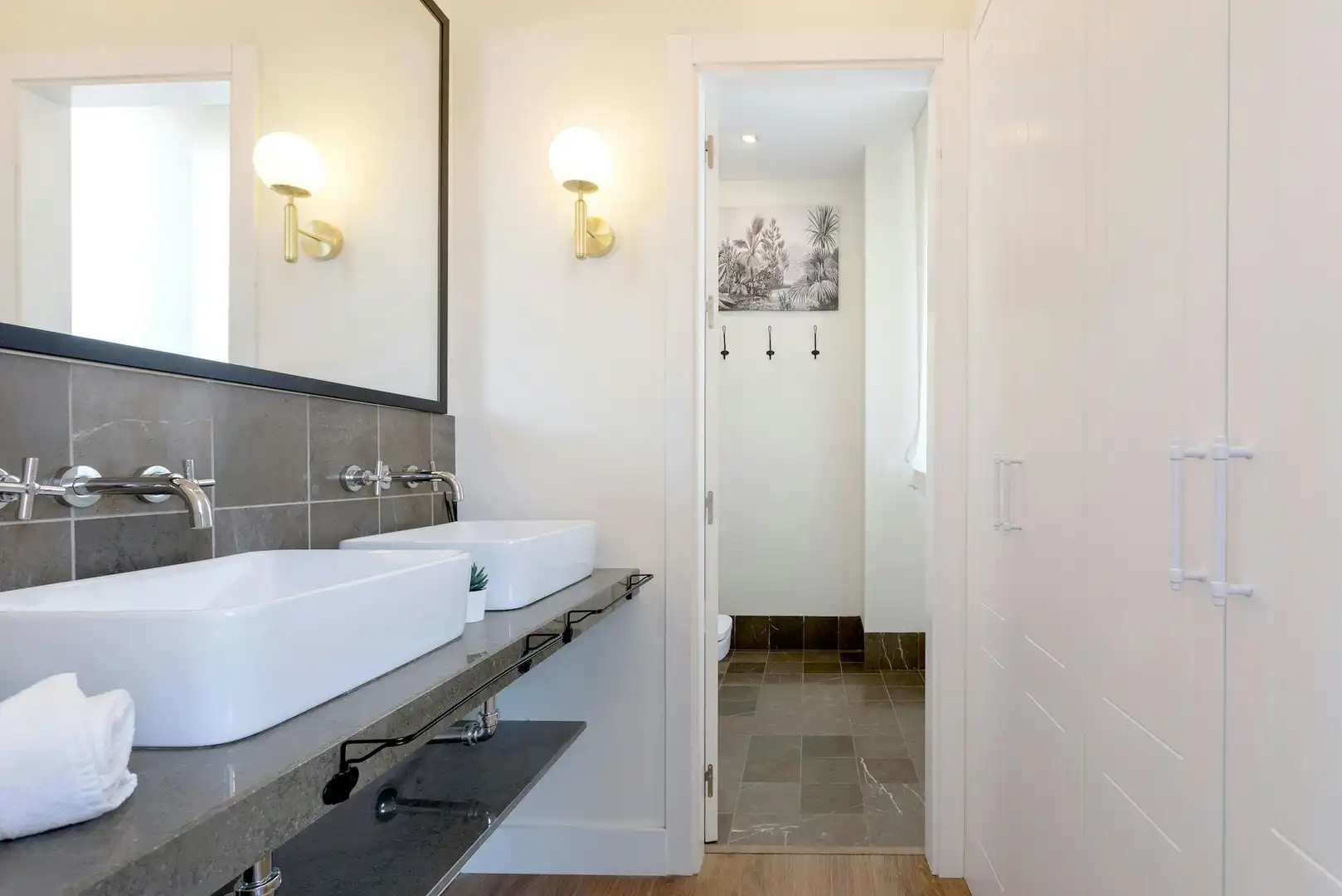 Bathroom of Flat for rent in Sevilla  with Air Conditioner, Heating and Washing machine