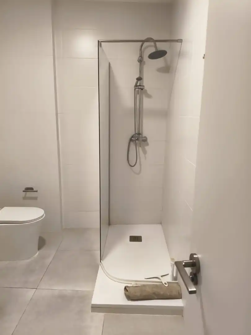 Baño de Piso para compartir en Ontinyent con Aire acondicionado, Calefacción y Parquet