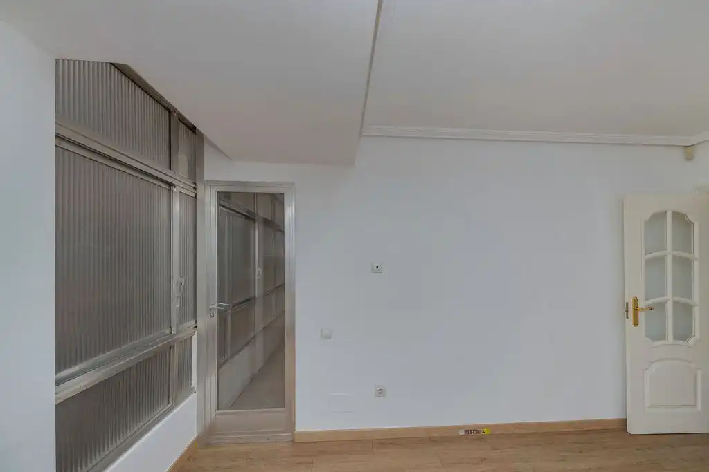 Piso en venta en Av de Ramón y Cajal, Ensanche - Diputación