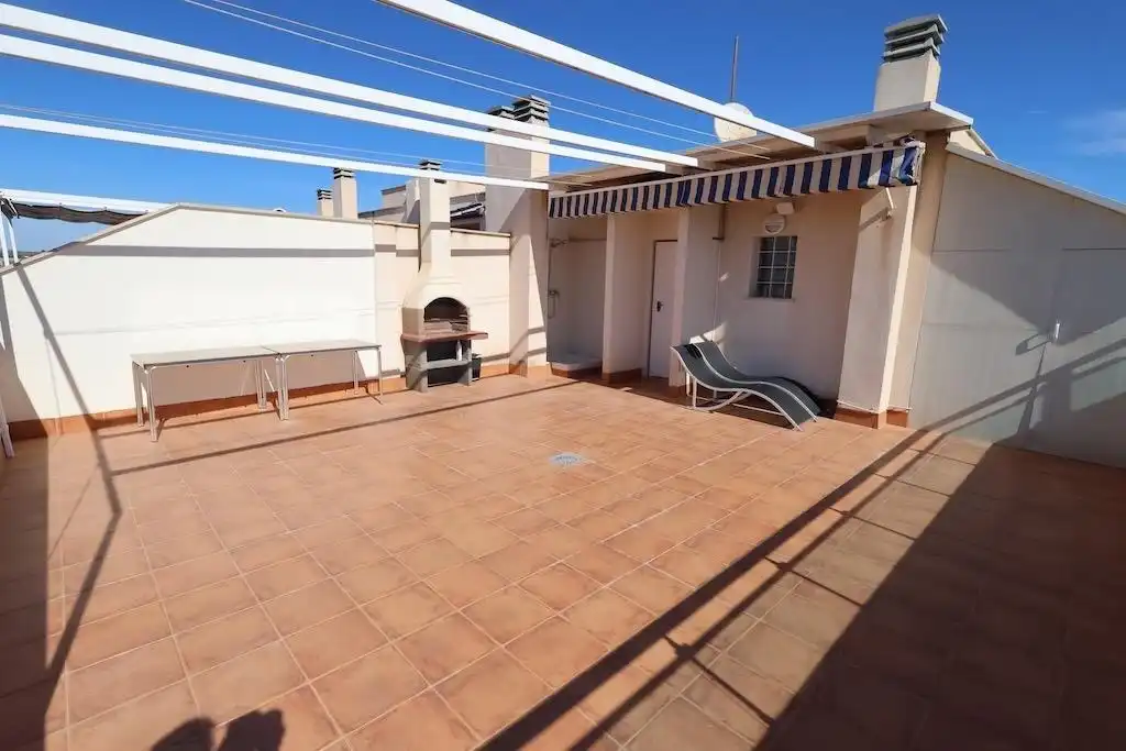 Attic for rent in Calle Calle Federico García Lorca, Mil Palmeras