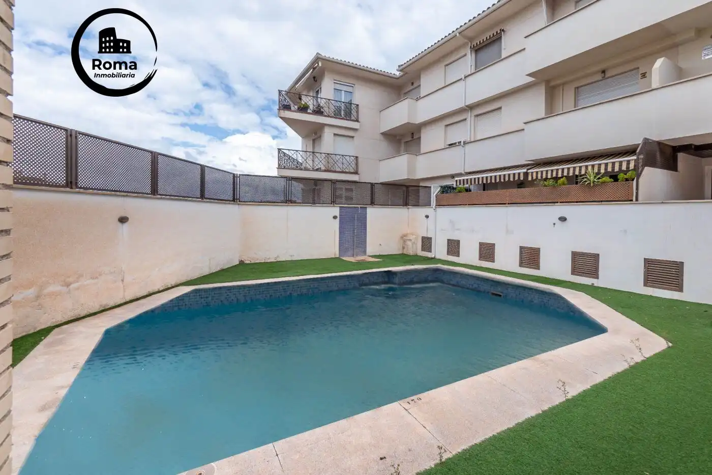 Piscina de Piso en venta en Las Gabias con Aire acondicionado, Calefacción y Jardín privado