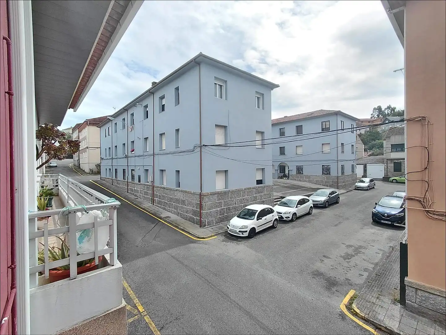 Vista exterior de Casa o xalet en venda en Vilagarcía de Arousa amb Calefacció, Terrassa i Traster