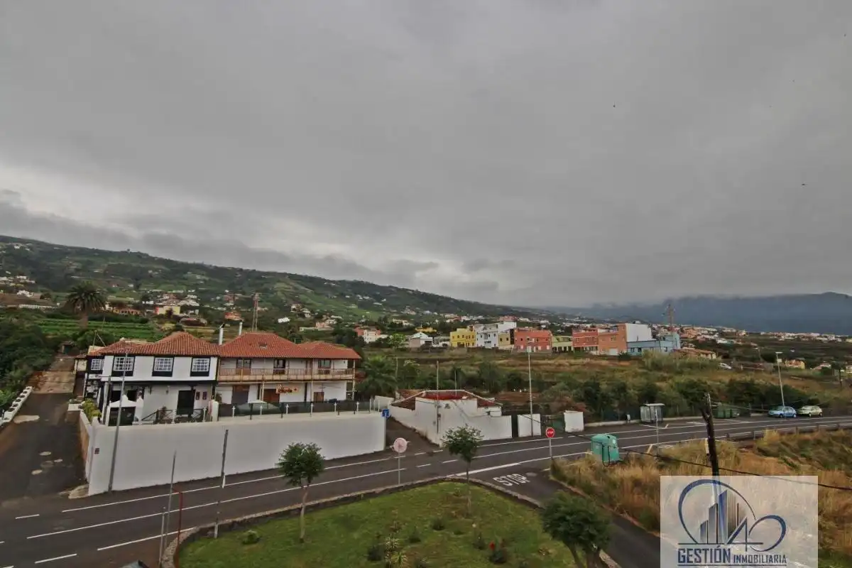 Vista exterior de Edificio en venta en La Orotava