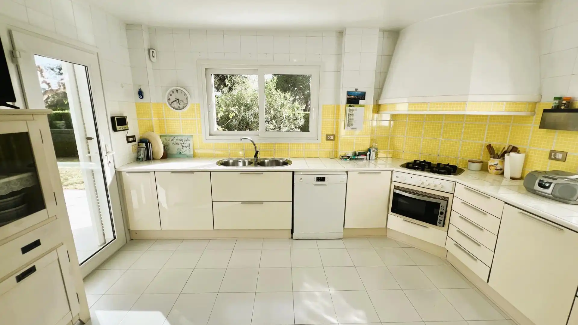 Cocina de Casa o chalet en venta en Castellón de la Plana / Castelló de la Plana con Aire acondicionado, Calefacción y Jardín privado