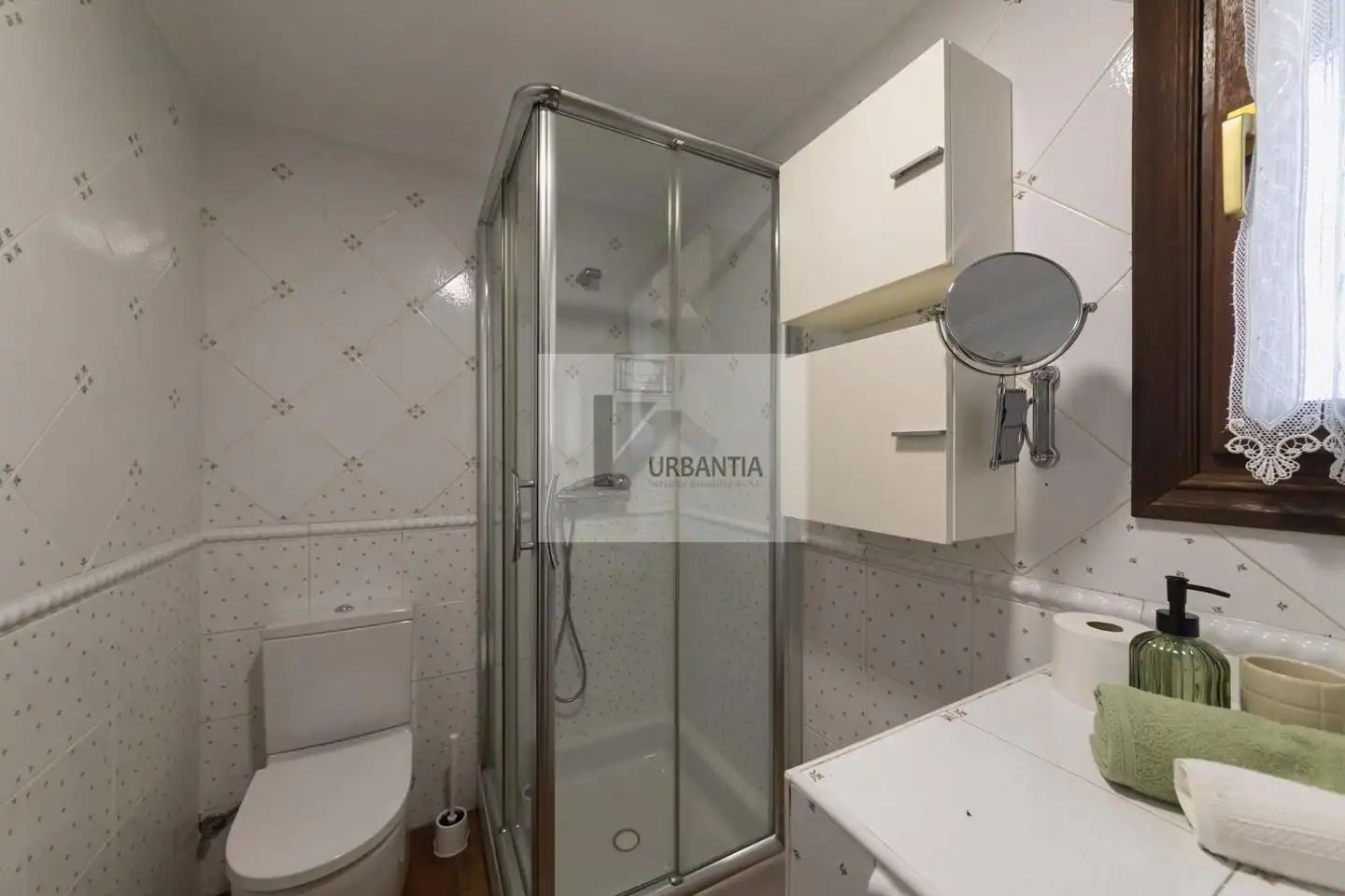 Bany de Casa o xalet en venda en Olóriz / Oloritz amb Aire condicionat, Calefacció i Jardí privat