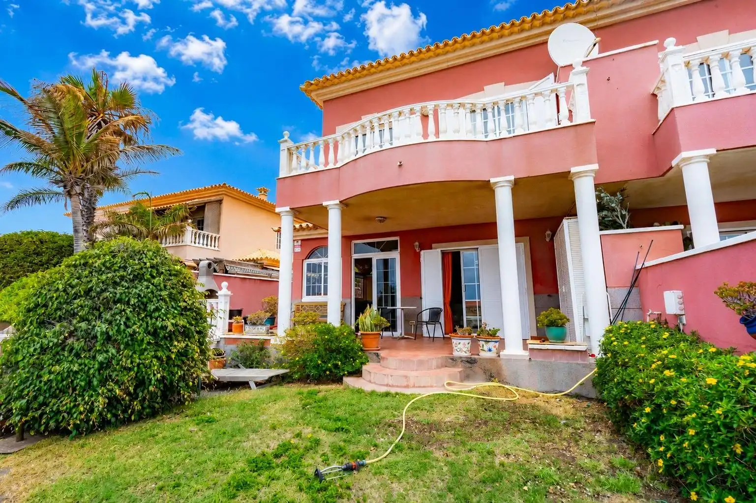 Vista exterior de Casa adosada de alquiler en Granadilla de Abona con Jardín privado, Terraza y Balcón