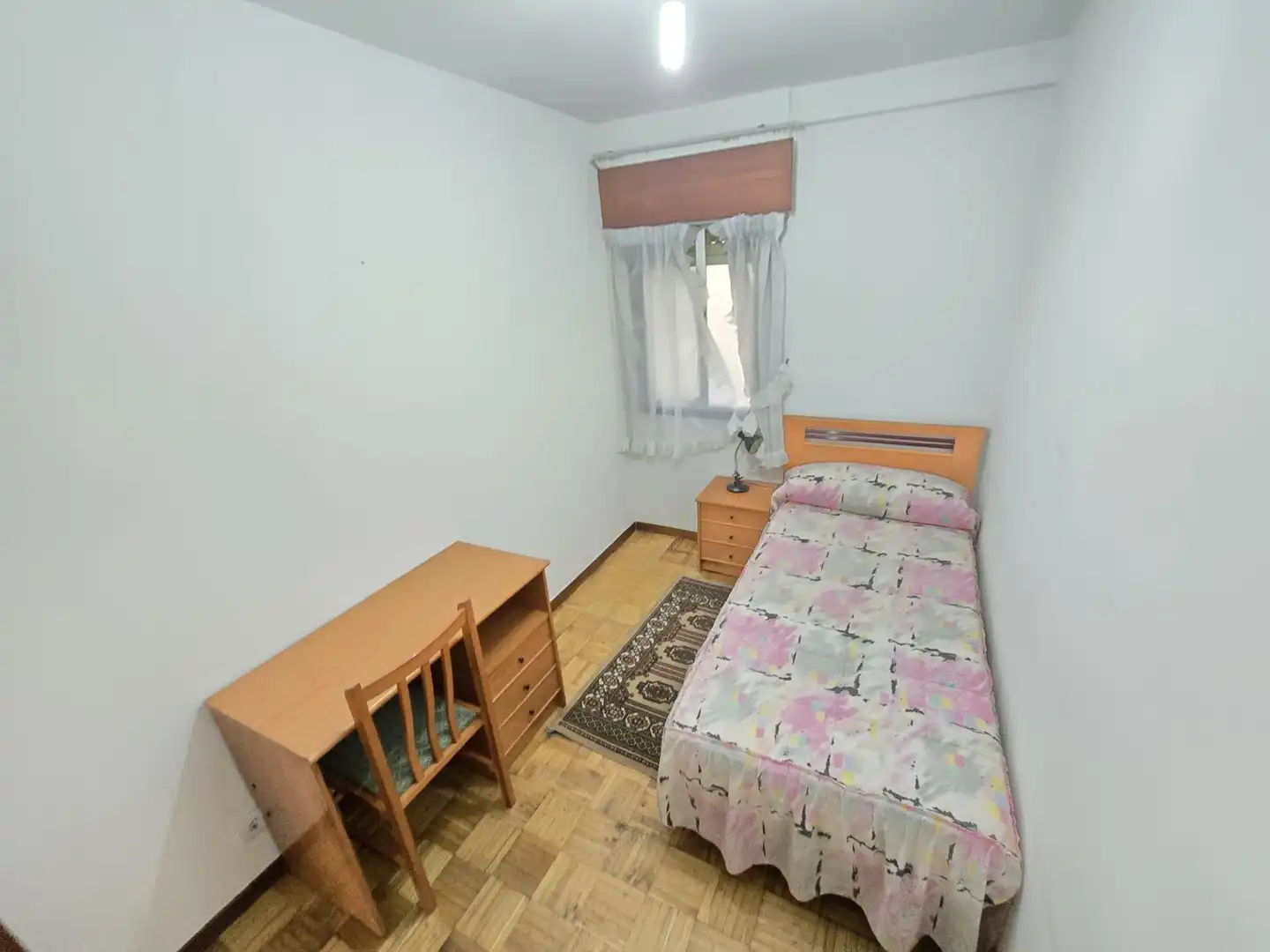 Bedroom of Flat for rent in Vigo   with Parquet flooring, Furnished and Balcony