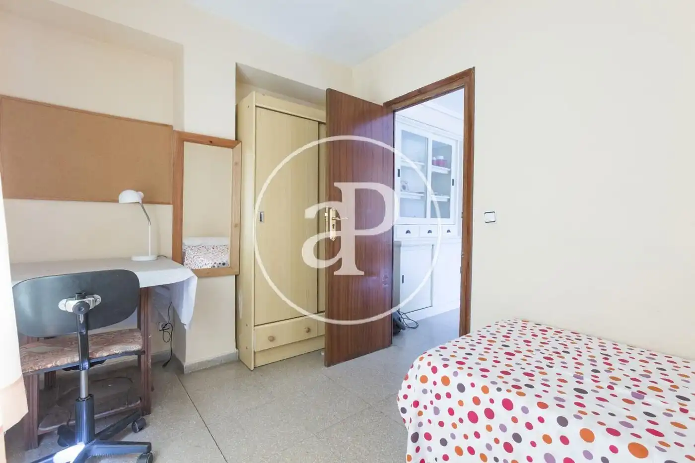 Flat for rent in Carrer de Xile, Mestalla