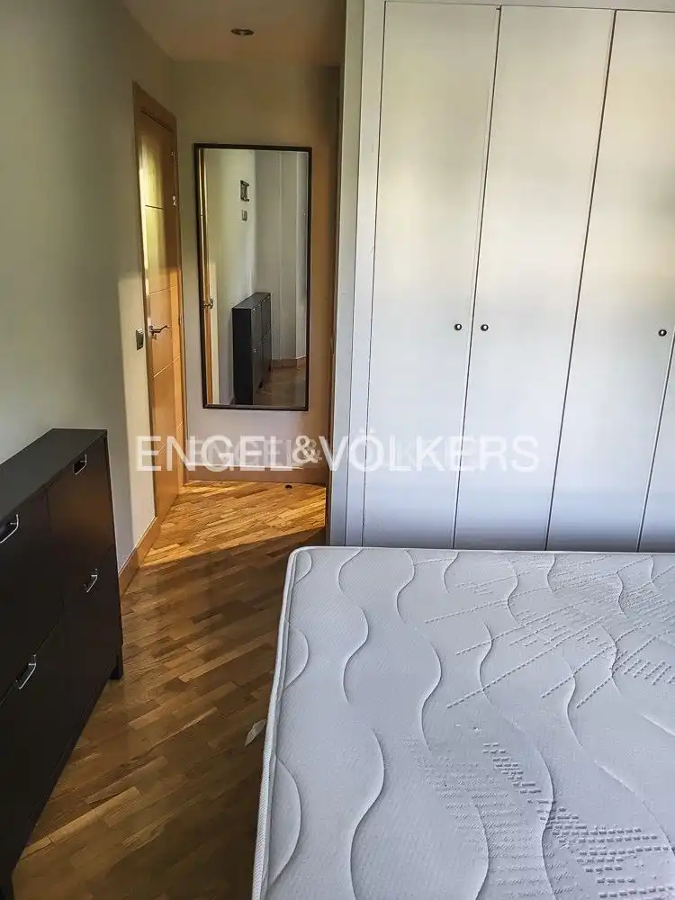 Bedroom of Flat for rent in Madrid  with Air Conditioner, Heating and Private garden