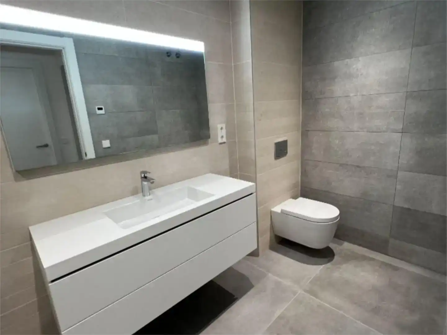 Badezimmer von Wohnung zur Miete in Salou mit Klimaanlage, Schwimmbad und Balkon