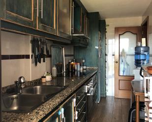 Kitchen of Flat to rent in Algeciras  with Balcony