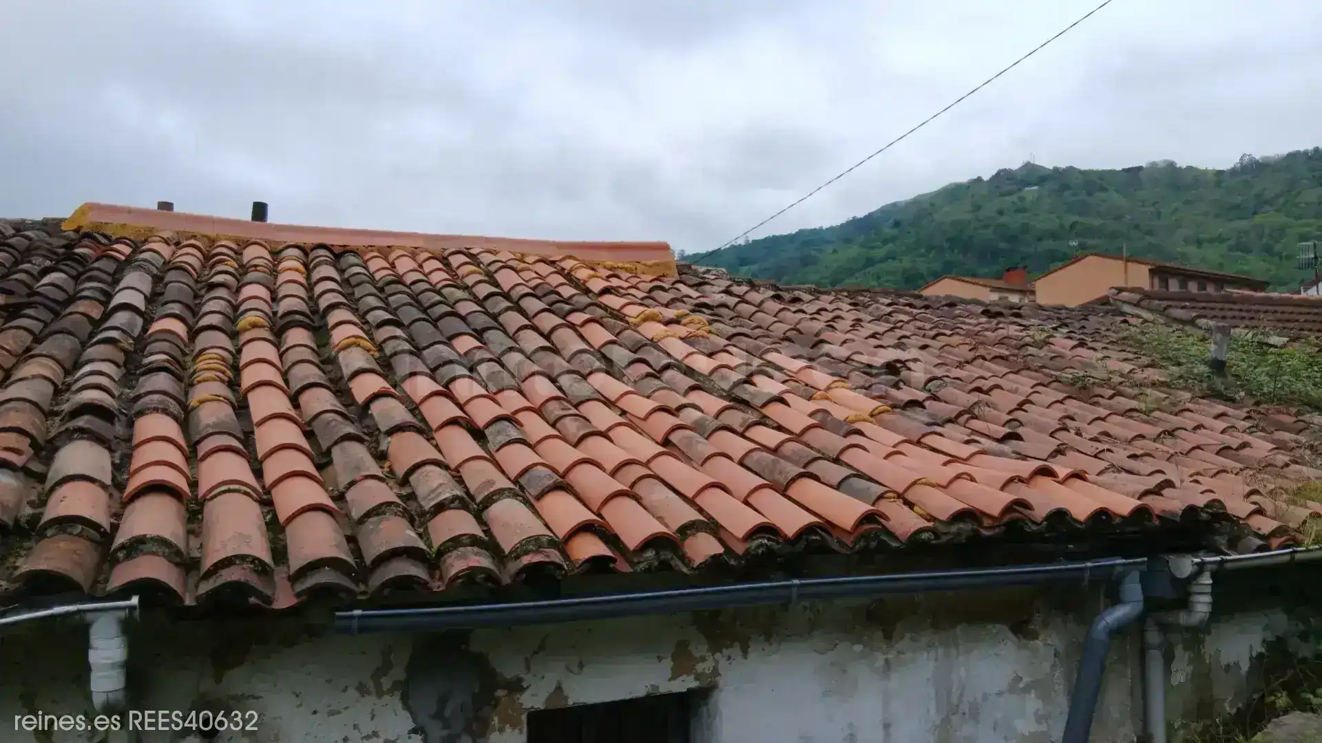 Außenansicht von Einfamilien-Reihenhaus zum Verkauf in Mieres (Asturias)