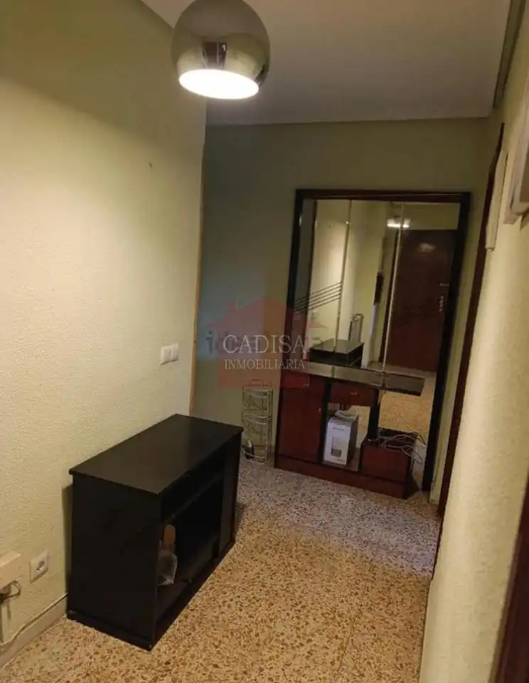 Flat with balcony to rent in San Bernardo - Carmelitas - Campus, imagen 3