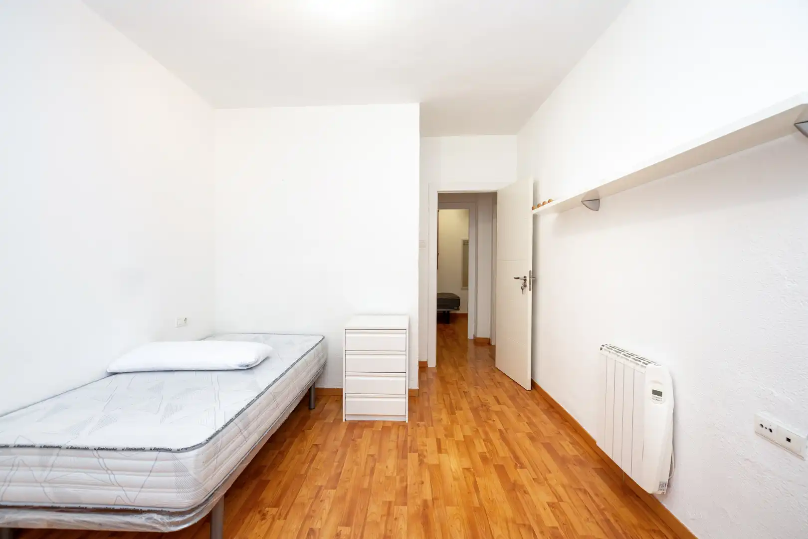 Habitación de Piso de alquiler en Granada con Aire acondicionado, Calefacción y Amueblado
