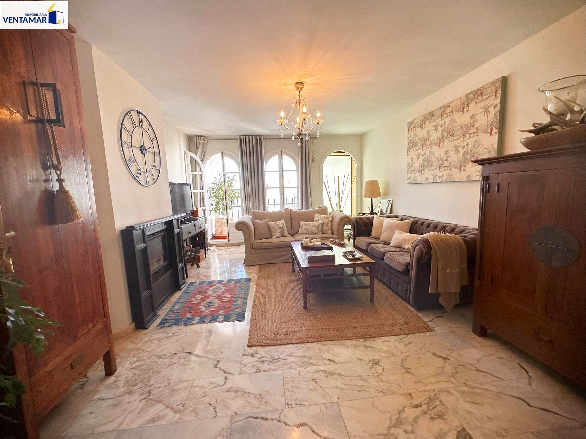 Sala d'estar de Àtic en venda en San Roque amb Calefacció, Parquet i Balcó