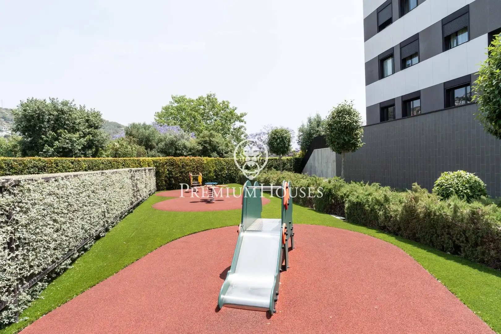 Terrasse von Erdgeschoss zum Verkauf in Sitges mit Klimaanlage, Privatgarten und Parkett