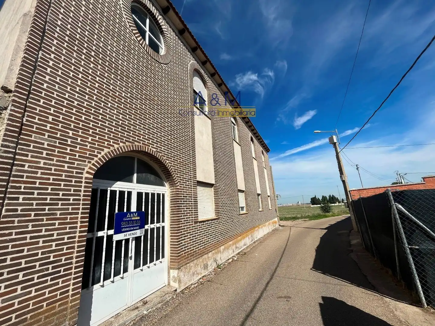 Vista exterior de Edifici en venda en Olmedo