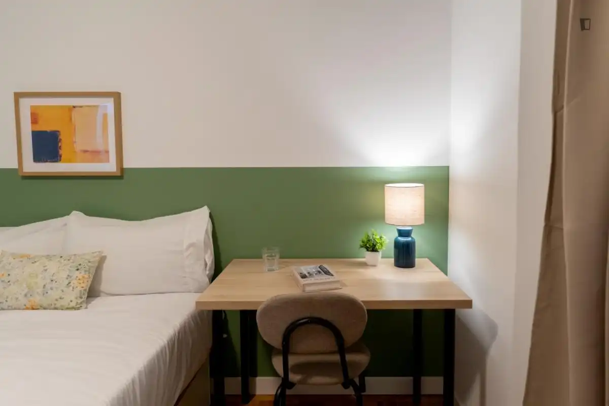 Schlafzimmer von Wohnungen zur untervermieten in Madrid mit Möbliert, Ofen und Waschmaschine