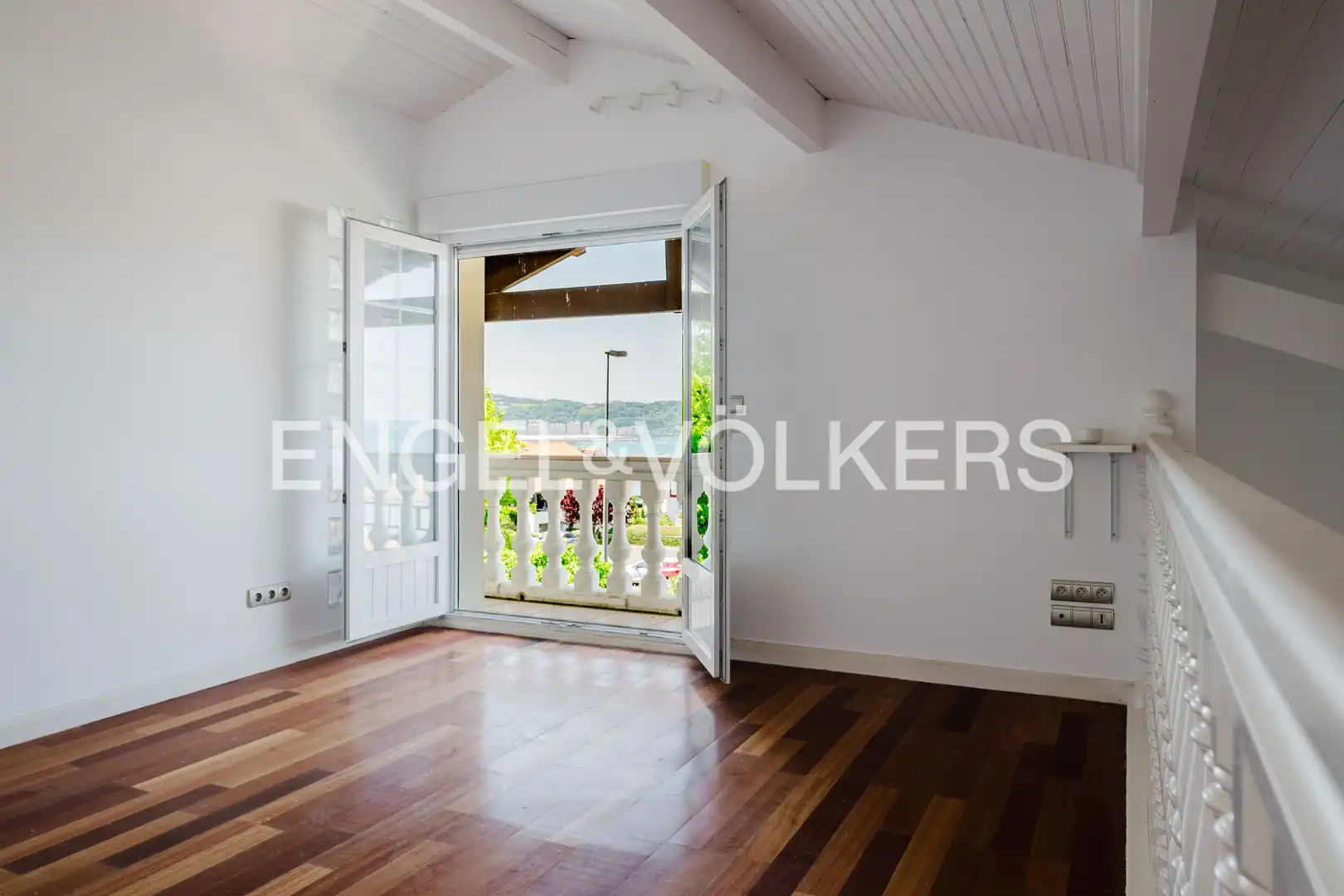 Terraza de Finca rústica en venta en Hendaye con Aire acondicionado, Calefacción y Jardín privado