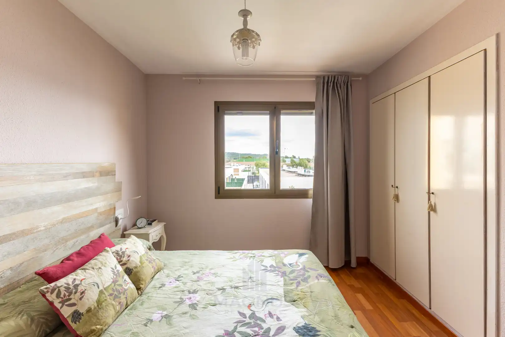 Dormitori de Apartament en venda en Serra, Valencia
