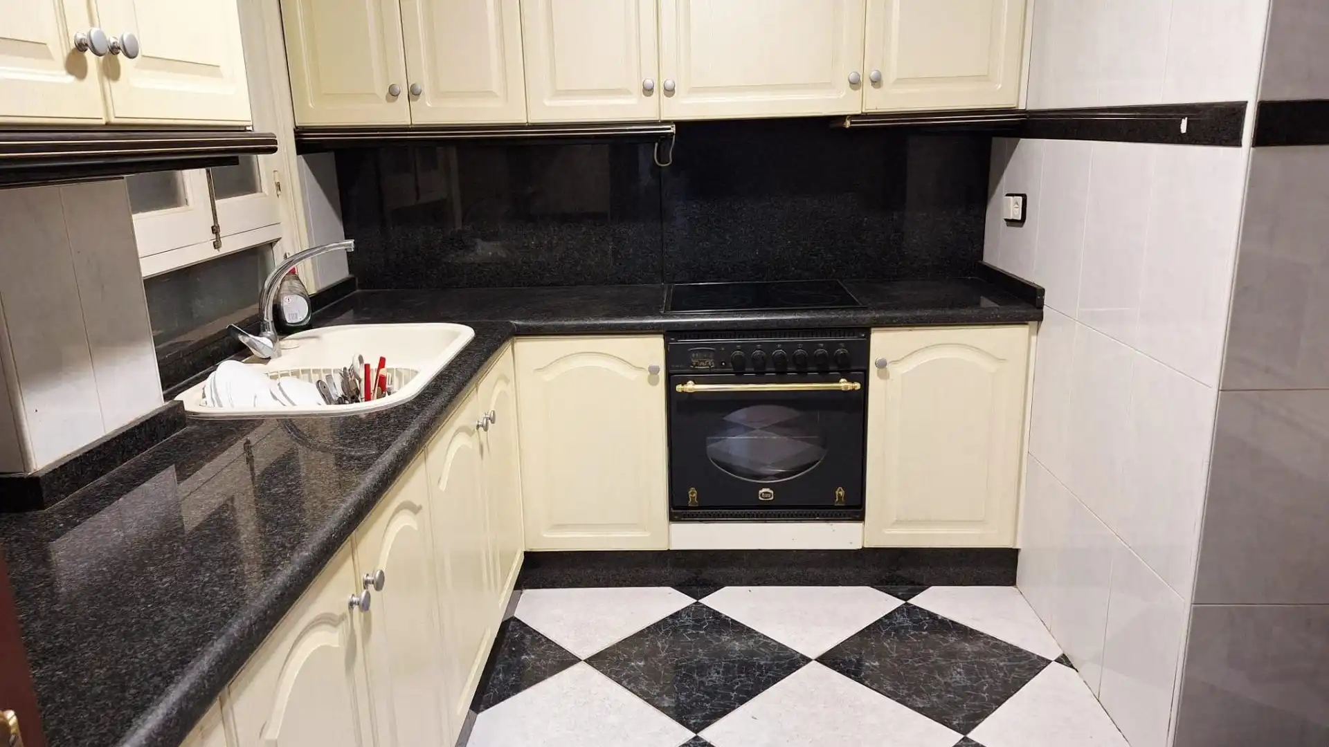 Cocina de Piso en venta en Yecla con Balcón