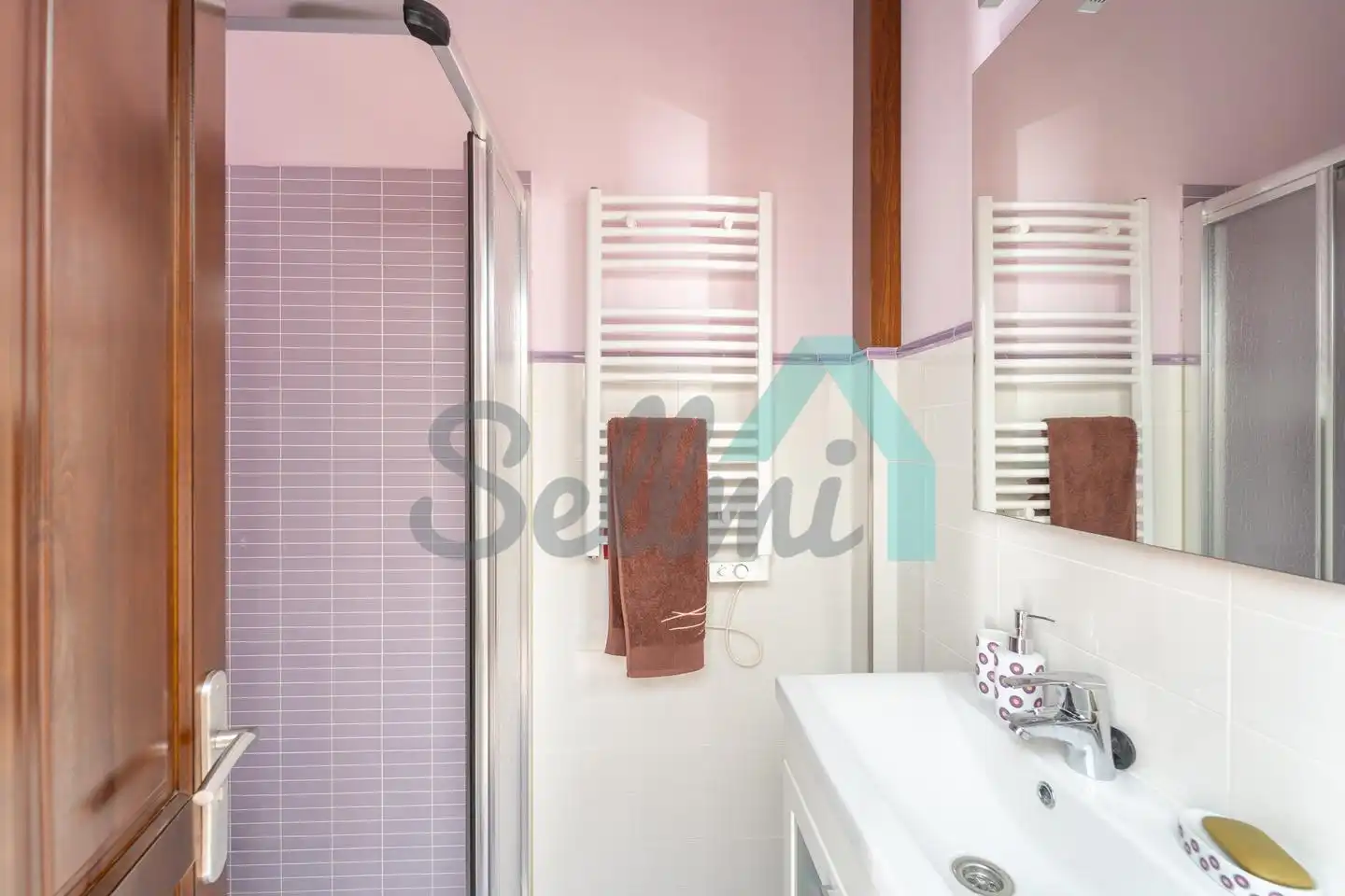 Badezimmer von Einfamilien-Reihenhaus zum Verkauf in Teverga mit Abstellraum