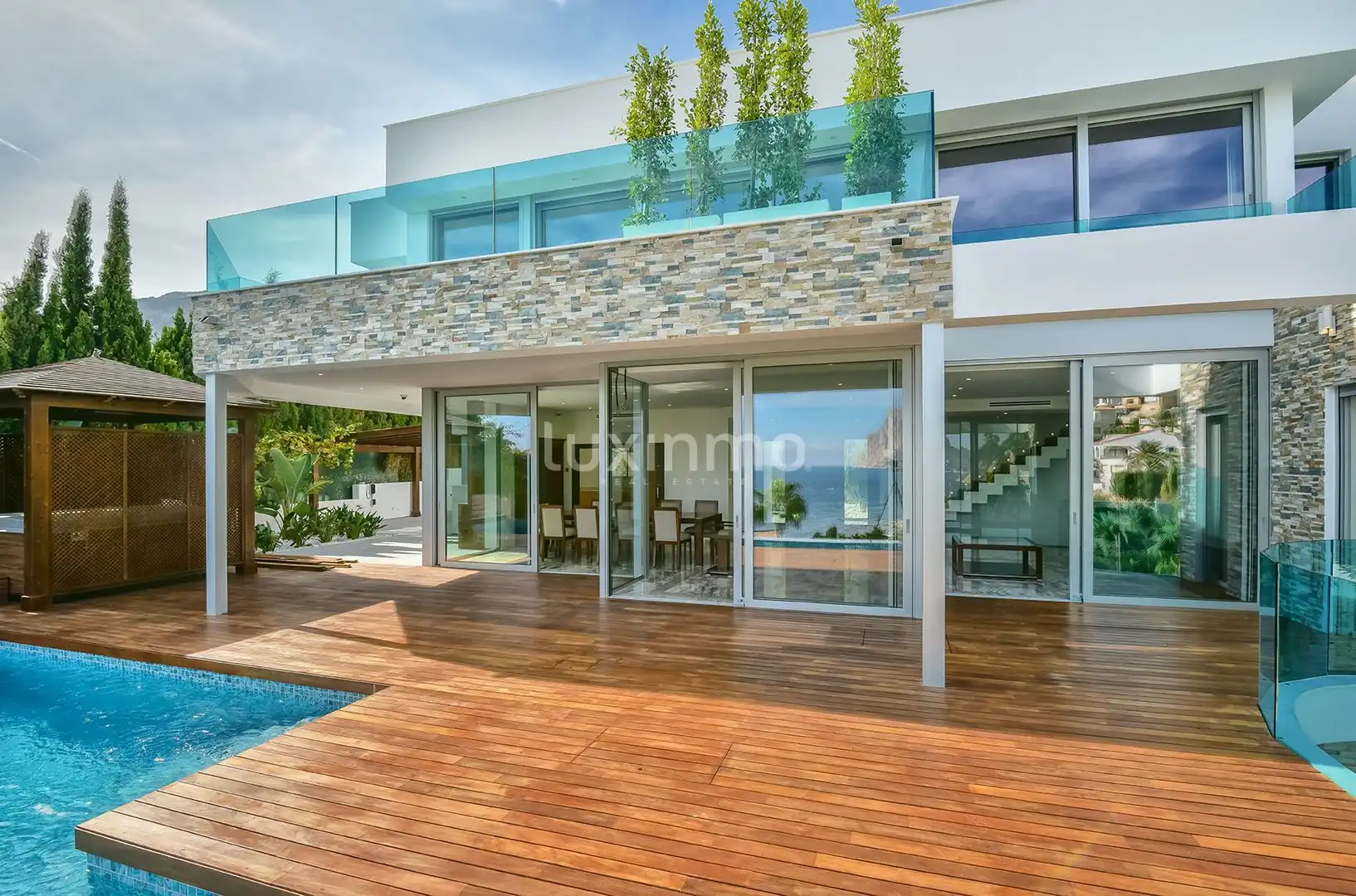 Detached house with terrace for sale in Canuta