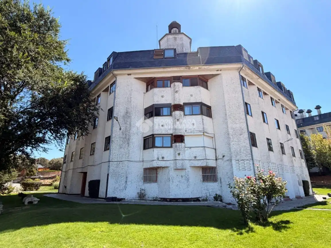 Vista exterior de Piso en venta en El Espinar